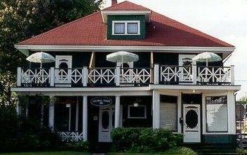 تشارلوت تاون Colonial Charm Inn المظهر الخارجي الصورة